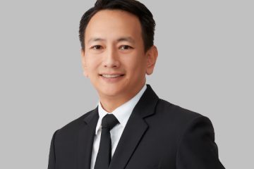 2.คุณพลจักร นิ่มวัฒนา 1