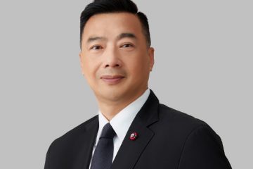 7.คุณอนุรักษ์ นิยมเวช 1