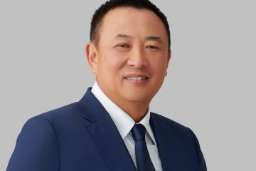 10.คุณเดชา พฤกษ์พัฒนรักษ์ 1